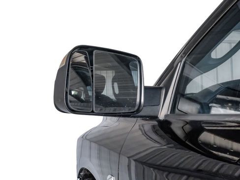 Used 2017 RAM 2500 Tradesman w/ Chrome Appearance Group image 39