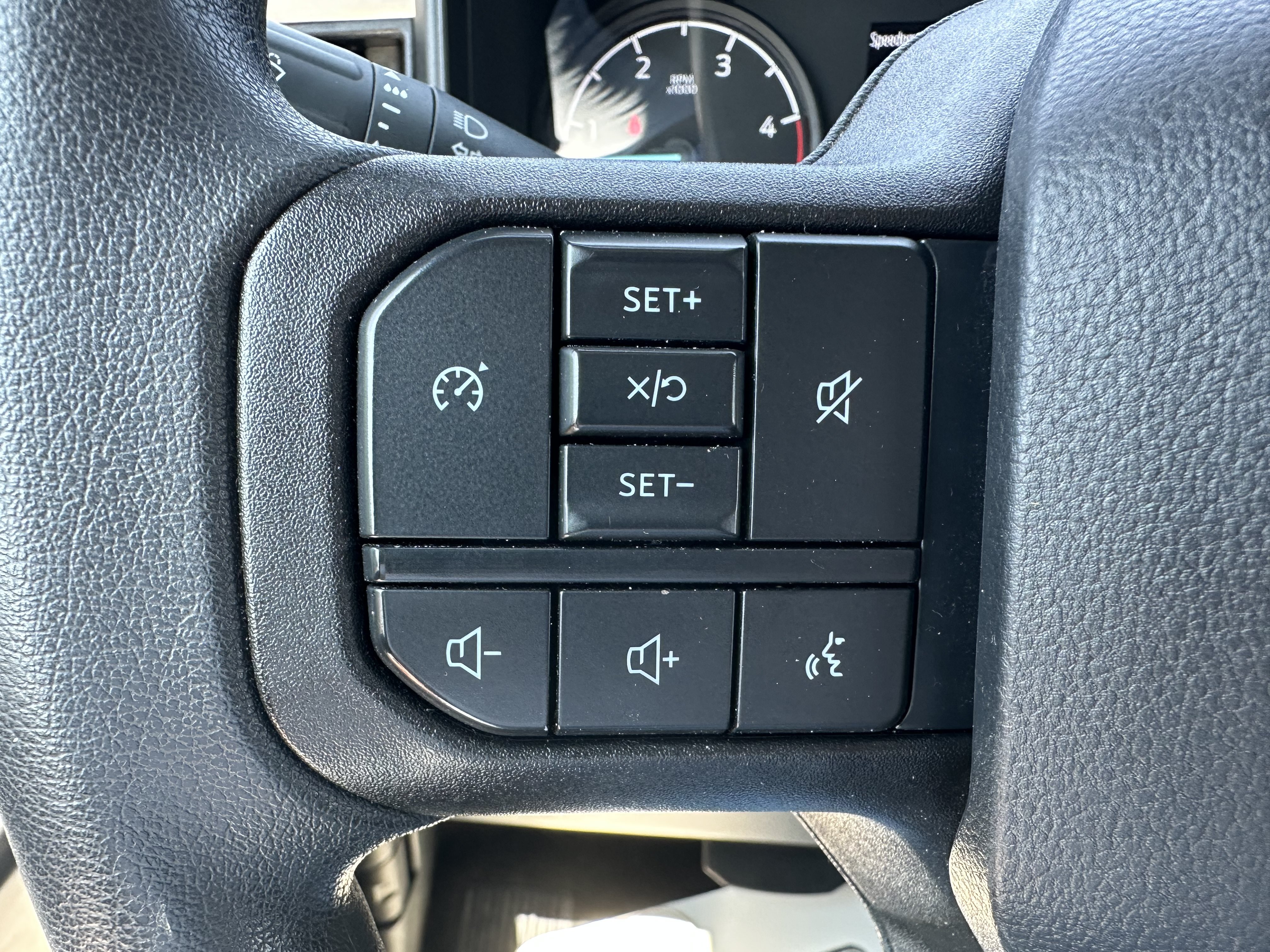 Used 2025 Ford F250 XLT AWD/4WD image 21