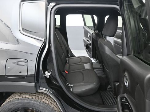 Used 2022 Jeep Renegade Altitude w/ Convenience Group AWD/4WD image 35