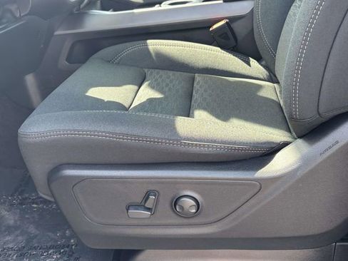 New 2026 RAM 1500 4x4 Crew Cab image 13