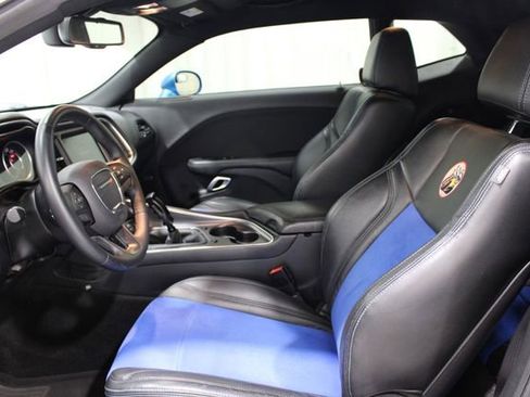 Used 2015 Dodge Challenger R/T Scat Pack RWD image 3