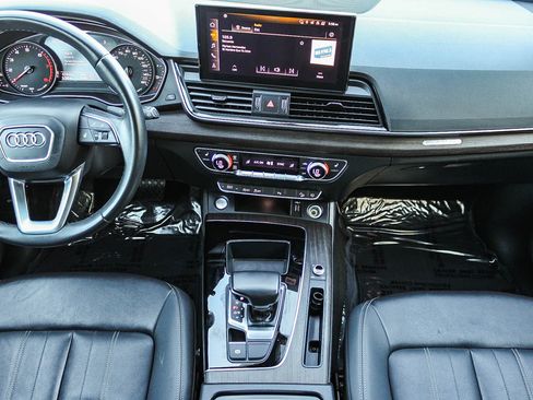Used 2022 Audi Q5 2.0T Premium w/ Convenience Package image 13