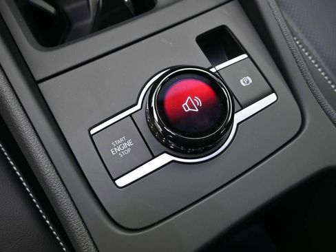 New 2025 Volkswagen Tiguan SE image 19