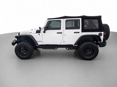 Used 2015 Jeep Wrangler Unlimited Rubicon w/ Connectivity Group AWD/4WD image 8