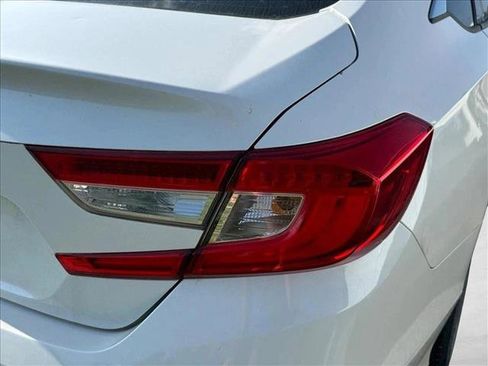 Used 2018 Honda Accord LX image 8