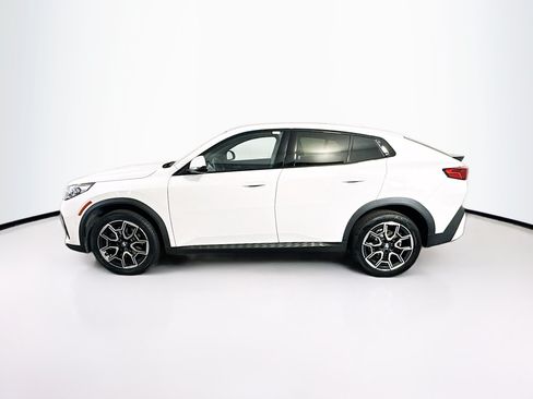 Used 2026 BMW X2 xDrive28i AWD/4WD image 4