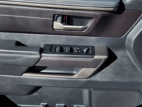 Used 2022 Toyota Tundra SR5 w/ SR5 Convenience Package image 8