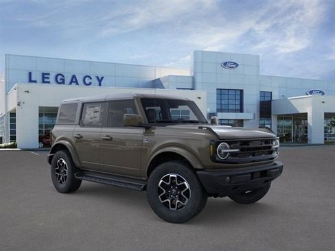 New 2025 Ford Bronco Outer Banks image 7