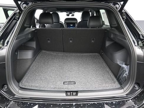 New 2026 Volkswagen Tiguan SE R-Line image 12