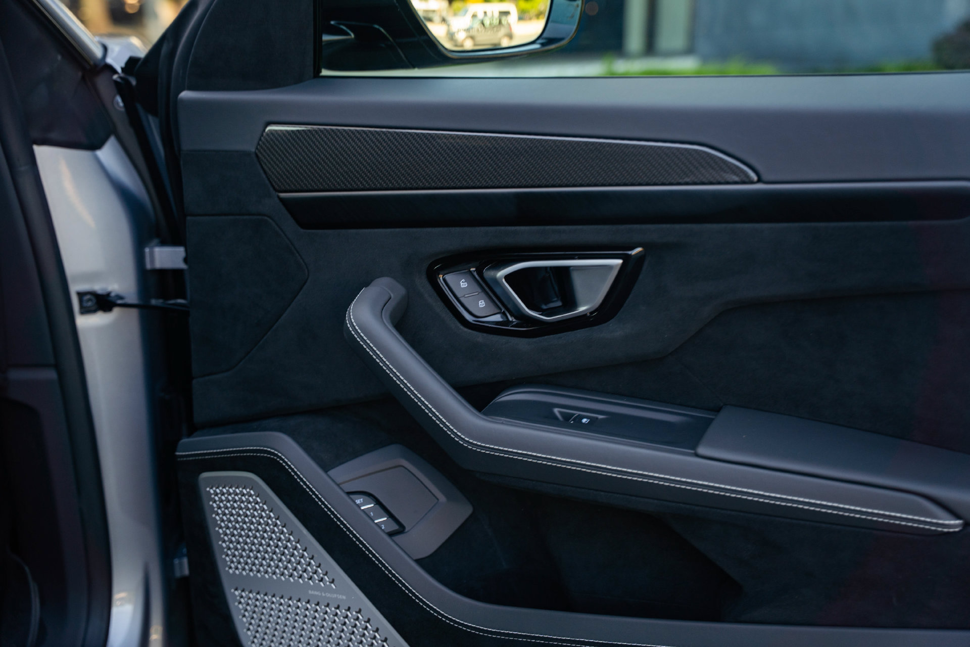 Used 2024 Lamborghini Urus Performante AWD/4WD image 33