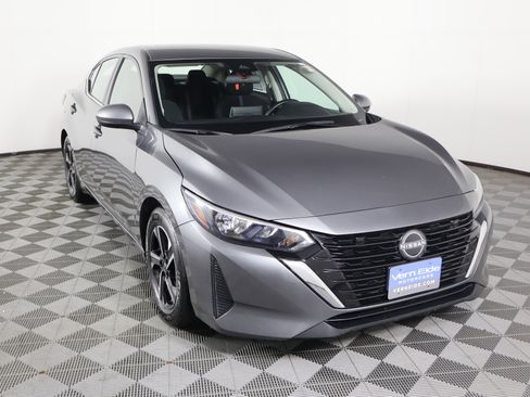 Used 2024 Nissan Sentra SV image 3
