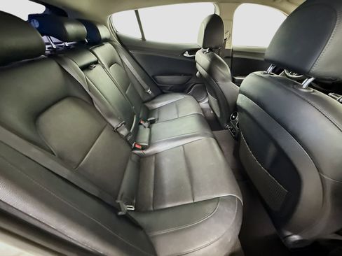 Used 2018 Kia Stinger Premium image 25