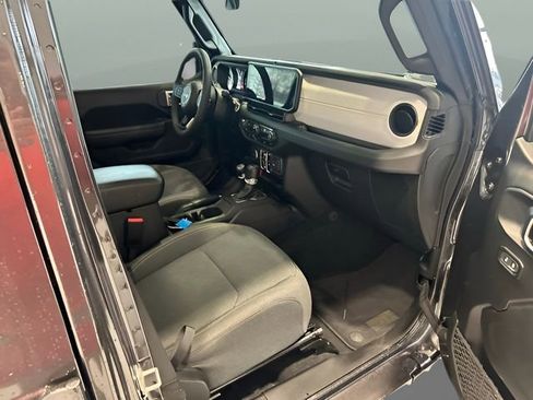 Used 2024 Jeep Wrangler Sport S image 16