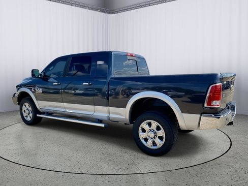 Used 2015 RAM 2500 Laramie w/ Convenience Group AWD/4WD image 4