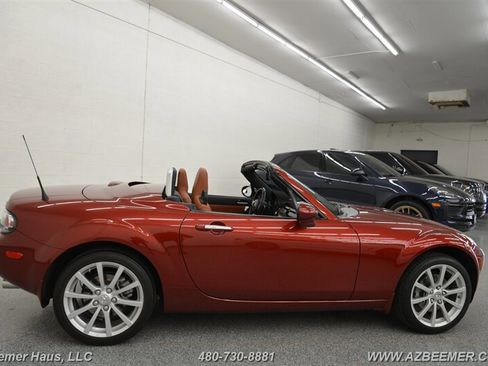 Used 2008 MAZDA MX-5 Miata Grand Touring w/ Premium Pkg image 9