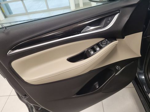 Used 2019 Buick Enclave Essence image 10