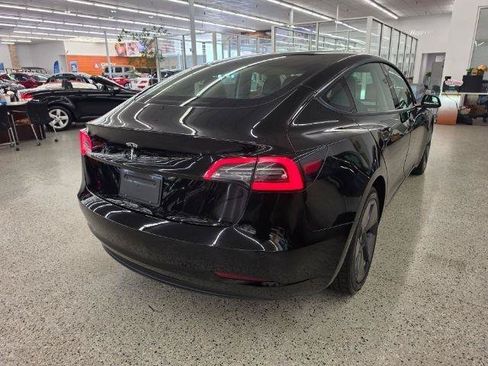 Used 2022 Tesla Model 3 Standard Range RWD image 5