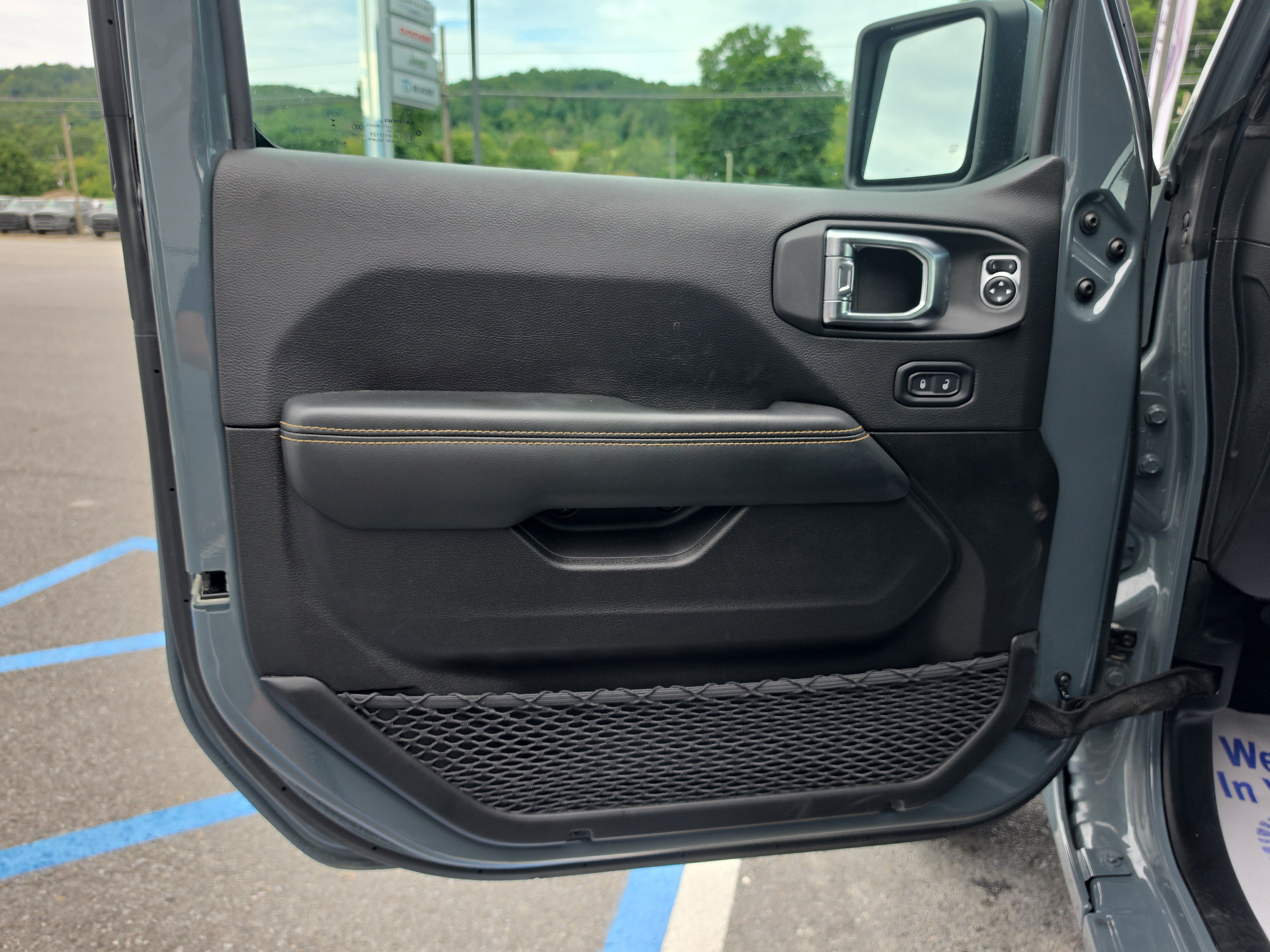 Used 2026 Jeep Wrangler Unlimited Sahara AWD/4WD image 17