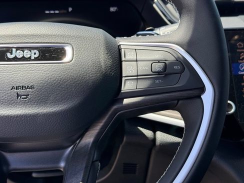 New 2026 Jeep Grand Cherokee Altitude AWD/4WD image 15