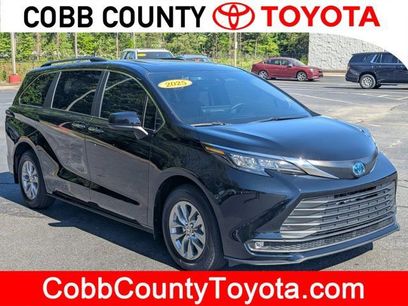 Used 2025 Toyota Sienna XLE