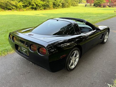 Used 2004 Chevrolet Corvette Coupe RWD image 34