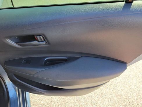 Used 2022 Toyota Corolla LE image 11