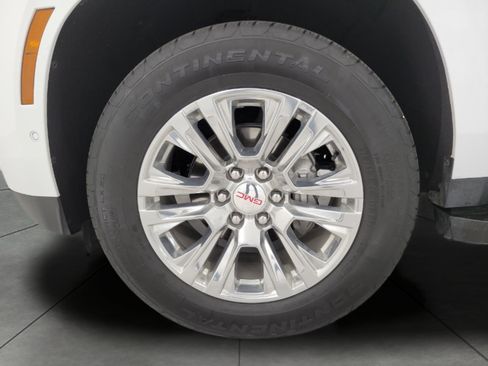 Used 2025 GMC Yukon XL Denali AWD/4WD image 3