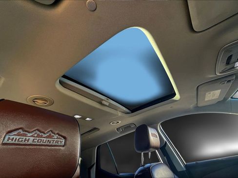 Used 2019 Chevrolet Traverse High Country image 29