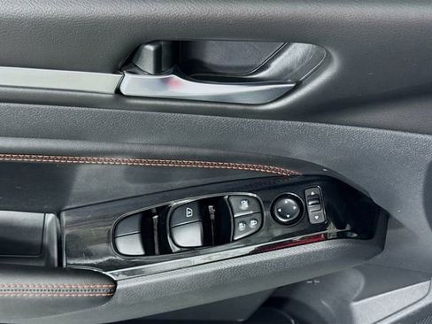 Used 2023 Nissan Altima 2.5 SR image 17