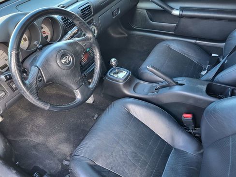 Used 2005 Toyota MR2 image 12