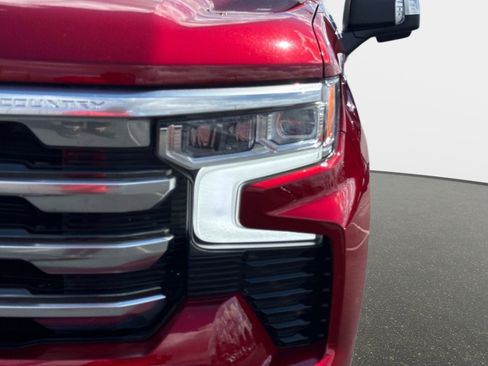 Used 2024 Chevrolet Silverado 1500 High Country w/ Technology Package image 9