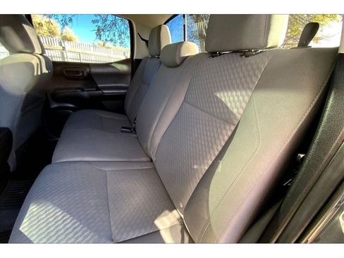 Used 2022 Toyota Tacoma SR image 27