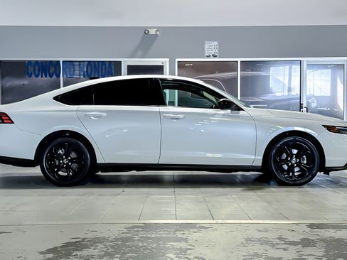 Used 2025 Honda Accord SE image 7