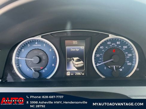 Used 2015 Toyota Camry XLE w/ Moonroof Package image 7