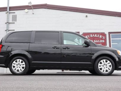 Used 2018 Dodge Grand Caravan SE w/ UConnect Hands-Free Group