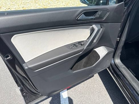 Used 2018 Volkswagen Tiguan SE AWD/4WD image 7