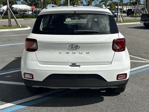New 2026 Hyundai Venue SEL image 7