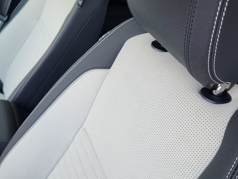 New 2025 Land Rover Discovery Sport S image 16