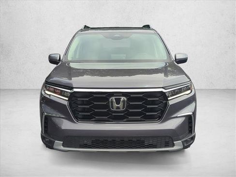 Used 2023 Honda Pilot Touring image 2