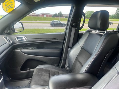 Used 2021 Jeep Grand Cherokee Laredo X RWD image 21