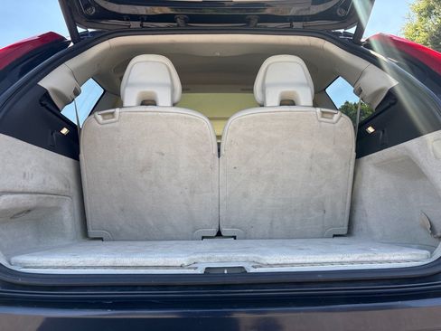 Used 2016 Volvo XC90 T6 Momentum w/ Vision Package AWD/4WD image 10