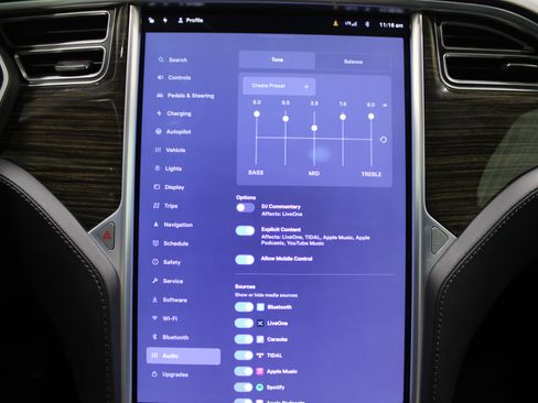 Used 2015 Tesla Model S 70 image 19