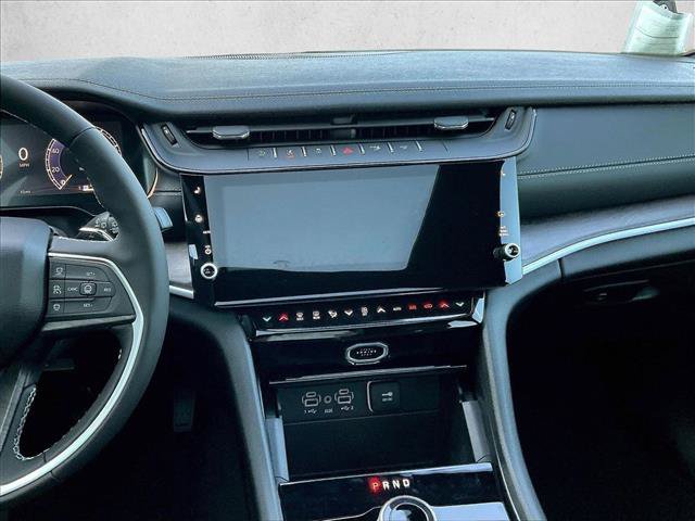 New 2026 Jeep Grand Cherokee L Limited w/ Limited Altitude Package RWD image 9