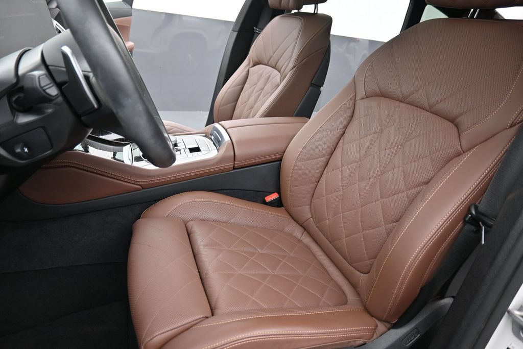 Used 2026 BMW X6 xDrive40i AWD/4WD image 11