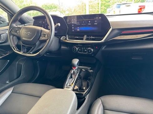 Used 2024 Chevrolet Trax RS w/ Driver Confidence Package FWD image 27