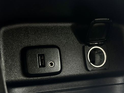 Used 2018 Chevrolet Equinox LS FWD image 28