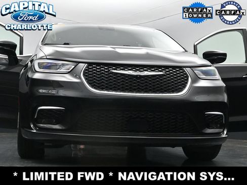 Used 2024 Chrysler Pacifica Limited FWD image 39