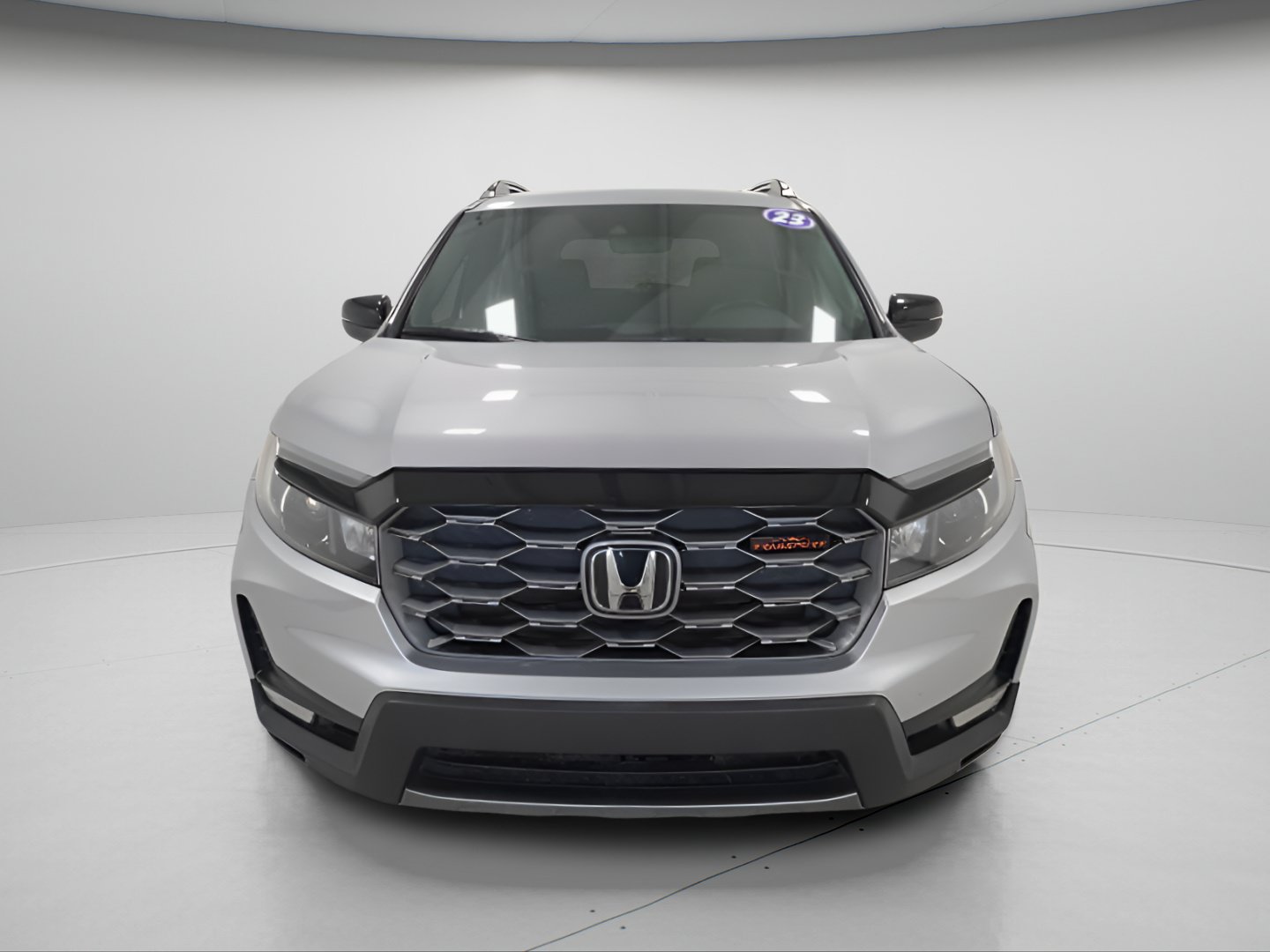 Used 2023 Honda Passport TrailSport image 2