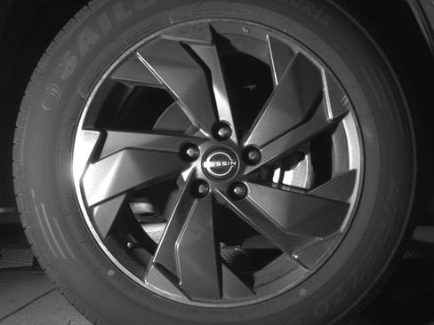 Used 2025 Nissan Rogue SV image 13