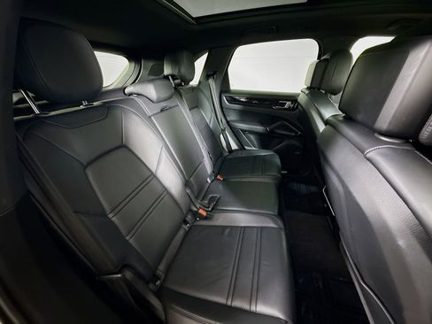 Certified 2019 Porsche Cayenne image 26